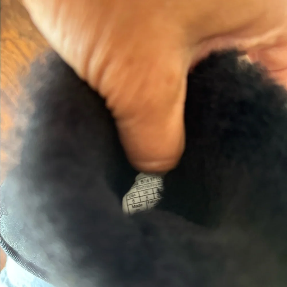 UGG Bailey Button II Stars Classic Boots-Black Size 6